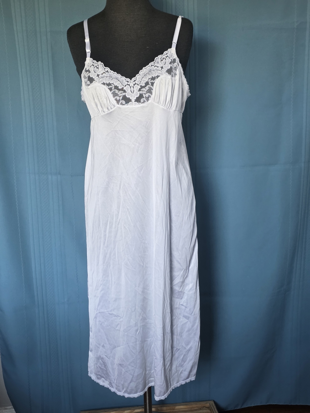 Vassarette White Full Slip Lace Bodice Coquette Romantic Slip Dress Sz 36 28/42